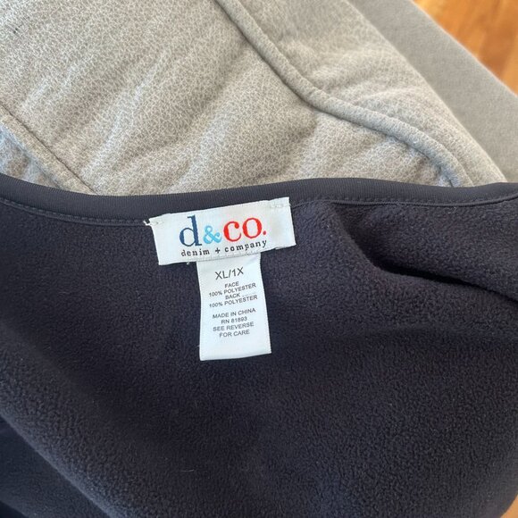 D&Co Burgundy & Black Plaid Open Front Poncho Cape XL/1X - Picture 4 of 9